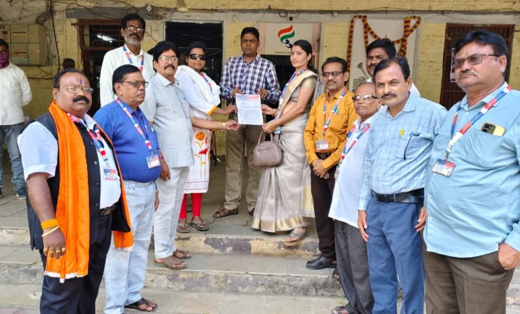 मुक्ताईनगर येथील प्रारंभिक अंतरराष्ट्रीय मानव अधिकार एवं महिला अपराध नियंत्रण संगठन तर्फे मौजे डोंगराळे ता. मालेगांव जि.नाशिक येथे घडलेली घटना जाहीर निषेध.. मुक्ताईनगर येथील प्रारंभिक अंतरराष्ट्रीय मानव अधिकार एवं महिला अपराध नियंत्रण संगठन तर्फे मौजे डोंगराळे ता. मालेगांव जि.नाशिक येथे घडलेली घटना जाहीर निषेध..