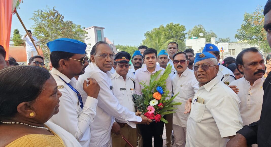 उचंदा येथे धम्म मेळावा कार्यक्रमाला एडवोकेट अमन आनंदराज आंबेडकर साहेब यांची उपस्थिती img 20251123 wa0022