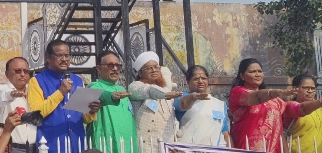 जो संविधान की बात करेगा। वहीं देश पर राज करेगाबाबा साहब आंबेडकर के पुतले से शुरू हुई संविधान रैली कामयाब img 20251126 wa0006(1)