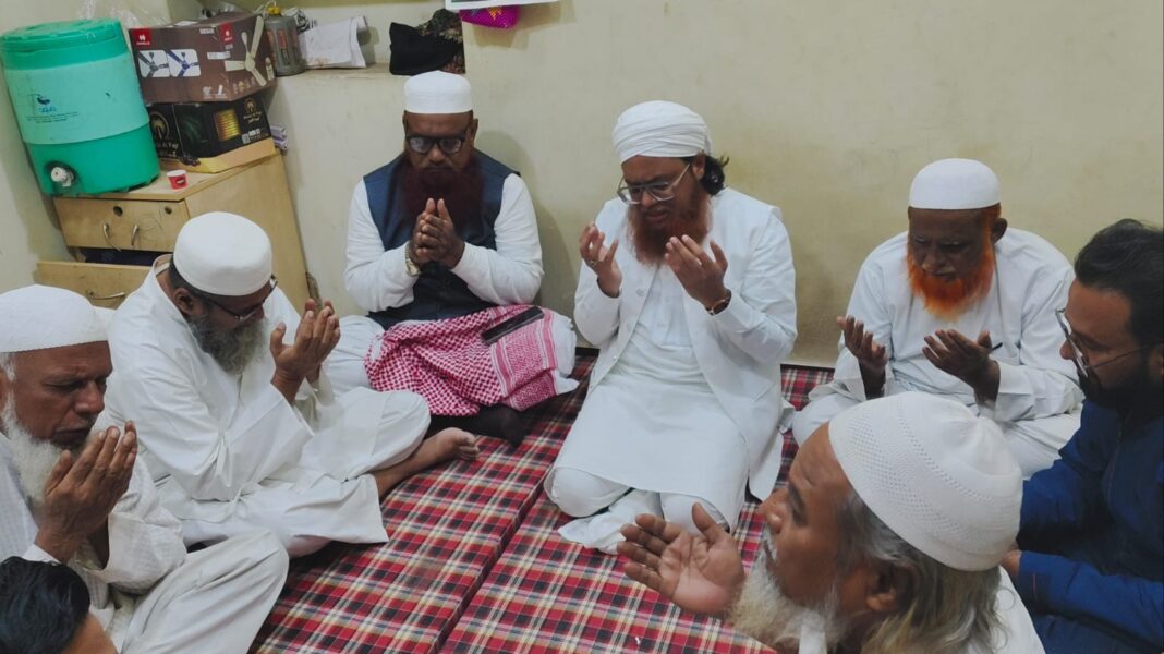 जमीअत उलमा के वफ़द ने मरहूम साबिर रज़ा क़ादरी के लिए दुआ की जमीअत उलमा के वफ़द ने मरहूम साबिर रज़ा क़ादरी के लिए दुआ की