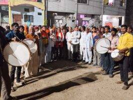 अतिवृष्टीग्रस्त विवरा गावाला अखेर दिलासा, शिवसेना (उबाठा)च्या आंदोलनानंतर मदत निधी जमा; पदाधिकाऱ्यांचा जल्लोषात सत्कार