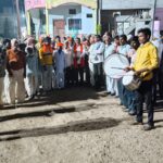 अतिवृष्टीग्रस्त विवरा गावाला अखेर दिलासा, शिवसेना (उबाठा)च्या आंदोलनानंतर मदत निधी जमा; पदाधिकाऱ्यांचा जल्लोषात सत्कार 2 अतिवृष्टीग्रस्त विवरा गावाला अखेर दिलासा, शिवसेना (उबाठा)च्या आंदोलनानंतर मदत निधी जमा; पदाधिकाऱ्यांचा जल्लोषात सत्कार