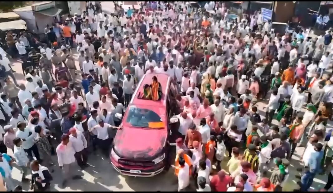 मुक्ताईनगरात डबल ढोलकी भूमिकेतील कार्यकर्त्यांना मतदारांनी नाकारले. मुक्ताईनगरात डबल ढोलकी भूमिकेतील कार्यकर्त्यांना मतदारांनी नाकारले.