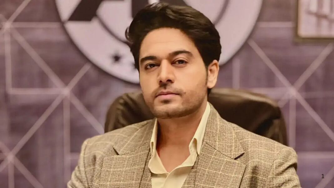 Bigg Boss 19 Winner: सलमान खान ने थमाई गौरव खन्ना को ट्रॉफी Bigg Boss 19 Winner: सलमान खान ने थमाई गौरव खन्ना को ट्रॉफी