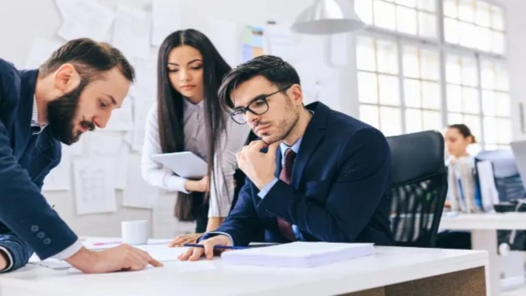 काम के बाद अब साइलेंस मोड ऑन! सरकार संसद लेकर आई Right to Disconnect Bil, जानें क्या है यह और इससे क्या बदलेगा | What is Right to Disconnect Bill 2025 which introduced in Lok Sabha chances of becoming law काम के बाद अब साइलेंस मोड ऑन! सरकार संसद लेकर आई Right to Disconnect Bil, जानें क्या है यह और इससे क्या बदलेगा | What is Right to Disconnect Bill 2025 which introduced in Lok Sabha chances of becoming law