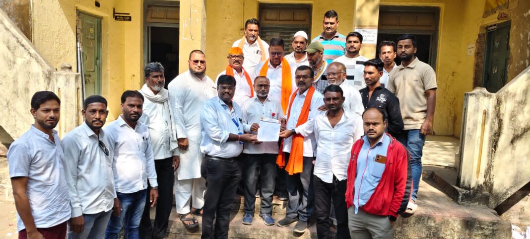 मलकापूर ग्रामीण ग्रामपंचायत प्रशासक व ग्रामसेवकाकडून घरकरांमध्ये 50% सूट देण्याच्या शासन निर्णयाची अवहेलना img 20251204 wa0007