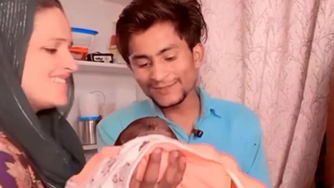 Seema Haider Pregnant: एक ही साल में दूसरी बार गूंजेंगी सीमा हैदर और सचिन के घर किलकारी? | Seema Haider Pregnant going to become mother for sixth time delivery date sachin meena video hindi Seema Haider Pregnant: एक ही साल में दूसरी बार गूंजेंगी सीमा हैदर और सचिन के घर किलकारी? | Seema Haider Pregnant going to become mother for sixth time delivery date sachin meena video hindi