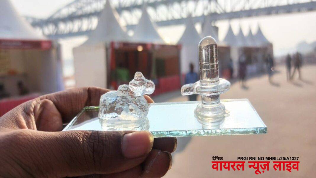 कांच में रचा-बसा काशी का कला संसार : काशी तमिल संगमम में चमकते मनके | Kashi’s art world is etched in glass: Glittering beads at the Tamil Sangamam Hindi कांच में रचा-बसा काशी का कला संसार : काशी तमिल संगमम में चमकते मनके | Kashi’s art world is etched in glass: Glittering beads at the Tamil Sangamam Hindi