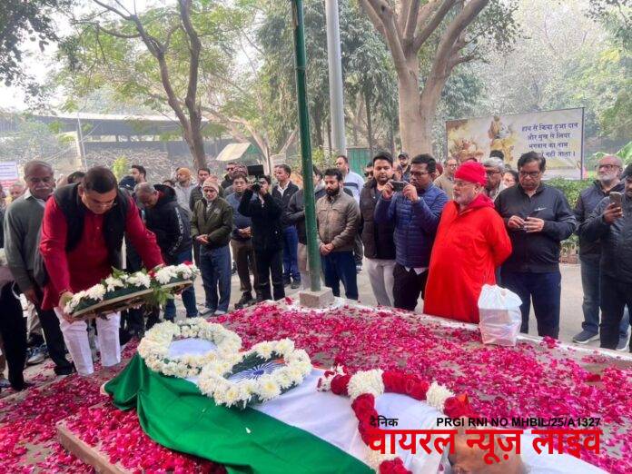 महाराष्ट्र भूषण राम सुतार यांच्यावर शासकीय इतमामात अंत्यसंस्कार (1)