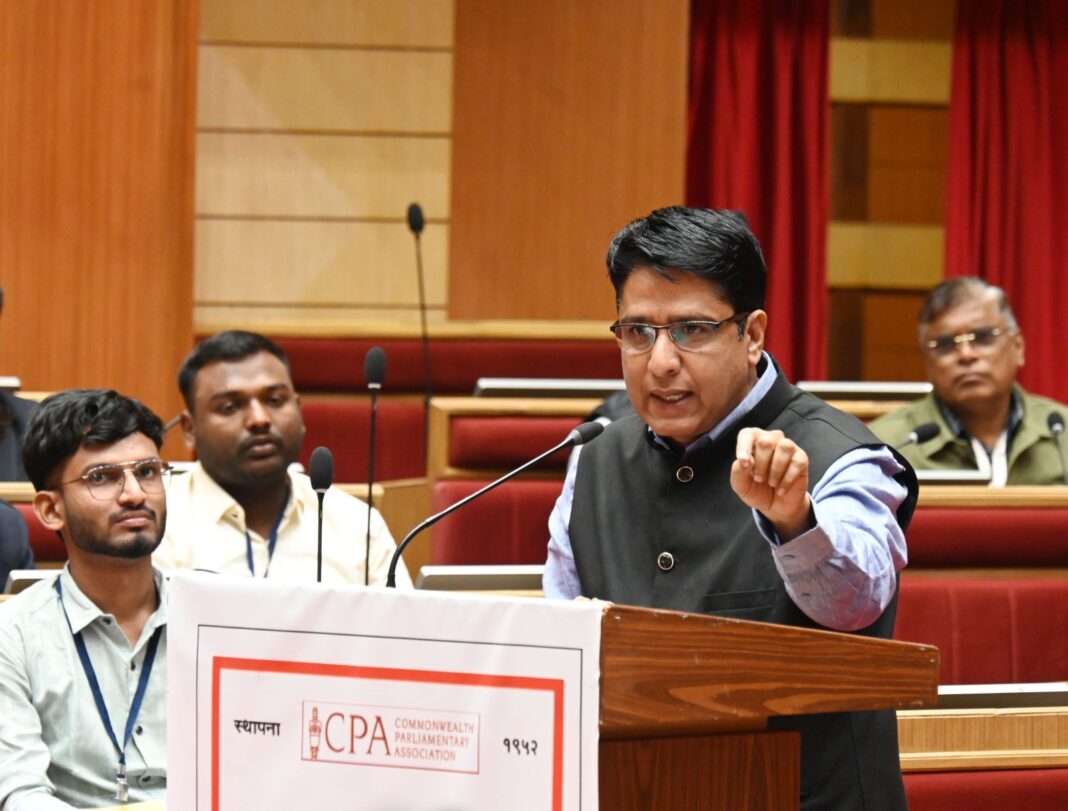 कोणत्याही क्षेत्रात जा, समाजाचे देणे लागतो याची जाणीव ठेवा – ज्येष्ठ पत्रकार यदु जोशी कोणत्याही क्षेत्रात जा, समाजाचे देणे लागतो याची जाणीव ठेवा – ज्येष्ठ पत्रकार यदु जोशी