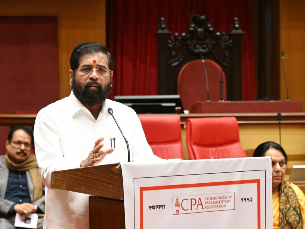 सर्वसामाण्यांना मदतीची भूमिका लोकप्रतिनिधींनी स्वीकारावी उपमुख्यमंत्री एकनाथ शिंदे सर्वसामाण्यांना मदतीची भूमिका लोकप्रतिनिधींनी स्वीकारावी उपमुख्यमंत्री एकनाथ शिंदे