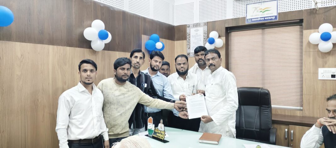 मलकापूर मध्ये बेकायदेशीर मालमत्ता कराविरोधात कर अन्याय निवारण कृती समिती’चे निवेदन मलकापूर मध्ये बेकायदेशीर मालमत्ता कराविरोधात कर अन्याय निवारण कृती समिती’चे निवेदन