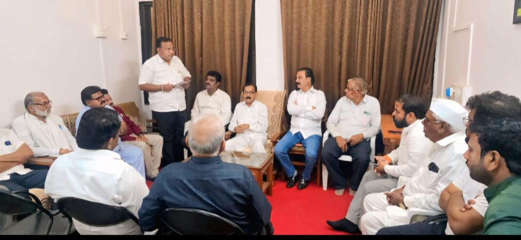 मुक्ताईनगर येथे शिवजयंती जन्मोत्सव निमित्त बैठक संपन्न. —— शिवजयंती जन्मोत्सव अध्यक्षपदी नगरसेवक नितीन (बंटी) जैन. मुक्ताईनगर येथे शिवजयंती जन्मोत्सव निमित्त बैठक संपन्न. —— शिवजयंती जन्मोत्सव अध्यक्षपदी नगरसेवक नितीन (बंटी) जैन.