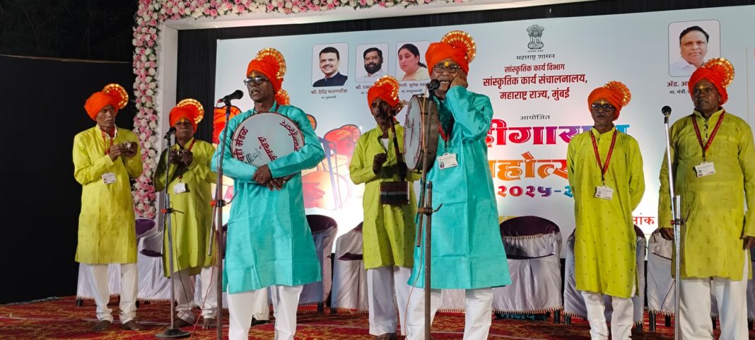 दादगाव येथे शास्त्रयुक्त वही गायन महोत्सव उत्साहात संपन्न; ग्रामीण कलावंतांना मिळाले व्यासपीठ दादगाव येथे शास्त्रयुक्त वही गायन महोत्सव उत्साहात संपन्न; ग्रामीण कलावंतांना मिळाले व्यासपीठ