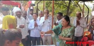 मुक्ताईनगर येथील रामरोटी आश्रमात महाशिवरात्रीनिमित्त 250 लीटर दुध वाटप