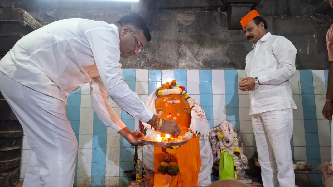 योग्य नियोजनमुळे लाखो भाविकांनी घेतले श्री संत मुक्ताई व चांगदेव महाराजांचे दर्शन योग्य नियोजनमुळे लाखो भाविकांनी घेतले श्री संत मुक्ताई व चांगदेव महाराजांचे दर्शन