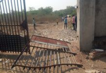 मुक्ताईनगर येथील जे ई स्कूल केंद्रावर कॉपी पुरवण्याच्या उद्देशाने अनधिकृतपणे प्रवेश करणाऱ्या विरुद्ध गुन्हा दाखल.