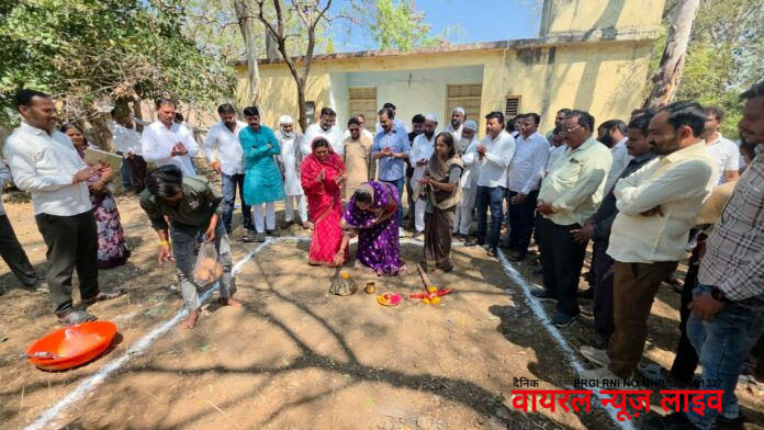 आ. चंद्रकांत पाटील यांच्या हस्ते उंच पाण्याच्या टाकीचे भूमिपूजन आ. चंद्रकांत पाटील यांच्या हस्ते उंच पाण्याच्या टाकीचे भूमिपूजन