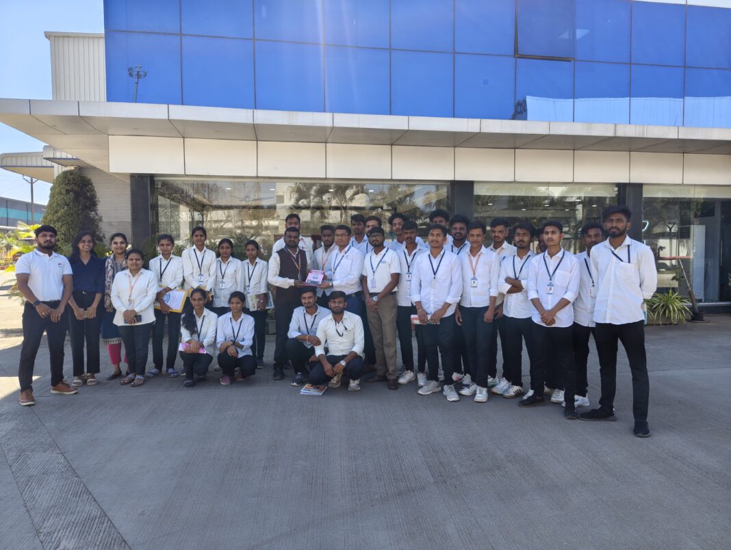 पद्मश्री डॉ. व्ही. बी. कोलते अभियांत्रिकी महाविद्यालयातील यांत्रिकी अभियांत्रिकी विभागाची औद्योगिक भेट यशस्वीपणे संपन्न