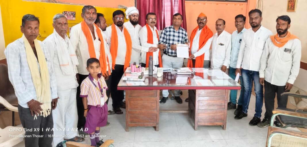 मलकापुर बसस्थानकावर सुविधांचा अभाव; शिवसेना (उबाठा) चे आगार व्यवस्थापकांना निवेदन मलकापुर बसस्थानकावर सुविधांचा अभाव; शिवसेना (उबाठा) चे आगार व्यवस्थापकांना निवेदन