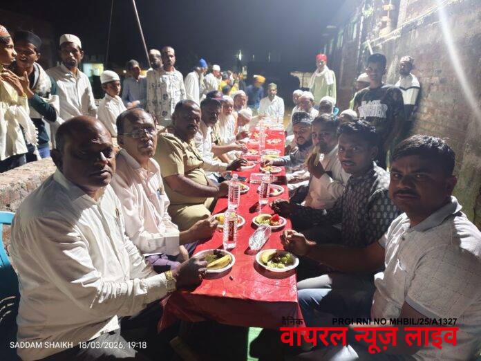 रोजा इफ्तार पार्टी म्हणजे हिंदू मुस्लिम एकता जोपासणे ... सामाजिक कार्यकर्ते एन.जी. शेजोळे. रोजा इफ्तार पार्टी म्हणजे हिंदू मुस्लिम एकता जोपासणे ... सामाजिक कार्यकर्ते एन.जी. शेजोळे.