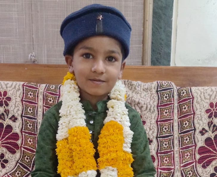 मोहम्मद आरिश मोहम्मद सलीम ने साढ़े चार साल की उम्र में रखे दो रोज़े मोहम्मद आरिश मोहम्मद सलीम ने साढ़े चार साल की उम्र में रखे दो रोज़े