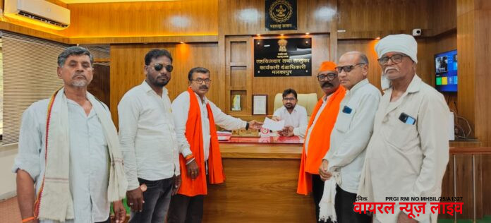 ग्राम विवरा येथील नाला व रणगांव अपूर्ण राहिलेला रस्ता तात्काळ करण्याच्या मागणीसाठी तहसीलदार यांना शिवसेना (उबाठा) चे निवेदन
