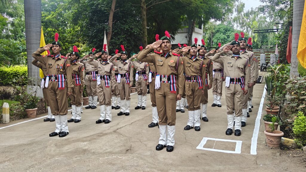 मलकापूरच्या कोलते अभियांत्रिकी महाविद्यालयात स्वातंत्र्य दिनाचा उत्साह; एनसीसी संचलनाने वेधले लक्ष