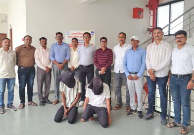 बुलढाणा सायबर पोलिसांची धडाकेबाज कारवाई; डिजिटल अरेस्ट प्रकरणात तिघांना अटक, ५२.७७ लाखांचा मुद्देमाल गोठवला बुलढाणा सायबर पोलिसांची धडाकेबाज कारवाई; डिजिटल अरेस्ट प्रकरणात तिघांना अटक, ५२.७७ लाखांचा मुद्देमाल गोठवला