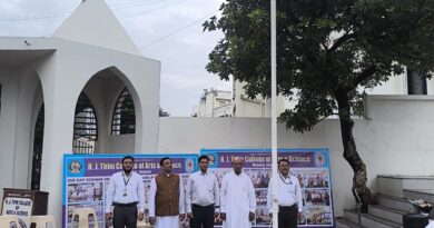 जलगावच्या एच. जे. थीम महाविद्यालयात स्वातंत्र्य दिन उत्साहात; विद्यार्थ्यांच्या देशभक्तीपर सादरीकरणांनी परिसर दुमदुमला जलगावच्या एच. जे. थीम महाविद्यालयात स्वातंत्र्य दिन उत्साहात; विद्यार्थ्यांच्या देशभक्तीपर सादरीकरणांनी परिसर दुमदुमला