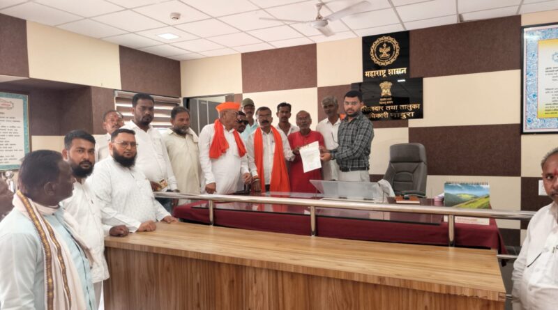 नांदुरा तालुका दुष्काळग्रस्त घोषीत करण्याची शिवसेना (उबाठा)ची तहसीलदारां मार्फत जिल्हाधिकाऱ्याकडे मागणी