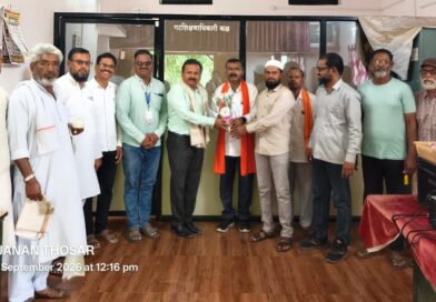 वडोदा जिल्हा परिषद उर्दू शाळेला कायमस्वरूपी शिक्षक; गटशिक्षणाधिकारी व शिवसेना पदाधिकाऱ्यांचा सत्कार
